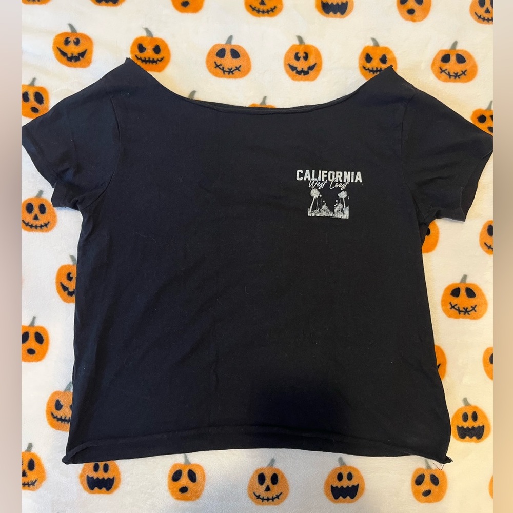 California West Coast Aeropostale women’s baby tee